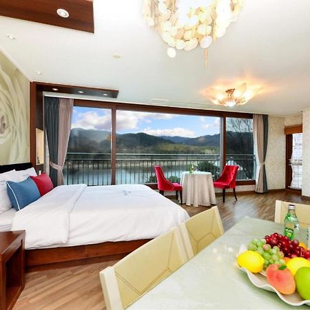 Moonlight Blue Pension Gapyeong Exterior foto