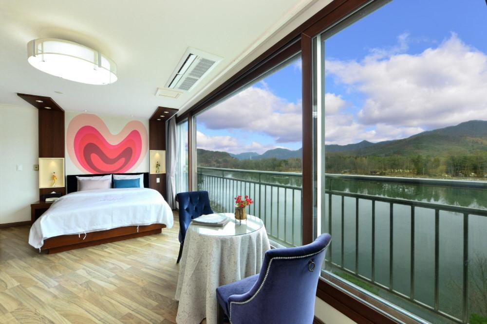 Moonlight Blue Pension Gapyeong Exterior foto