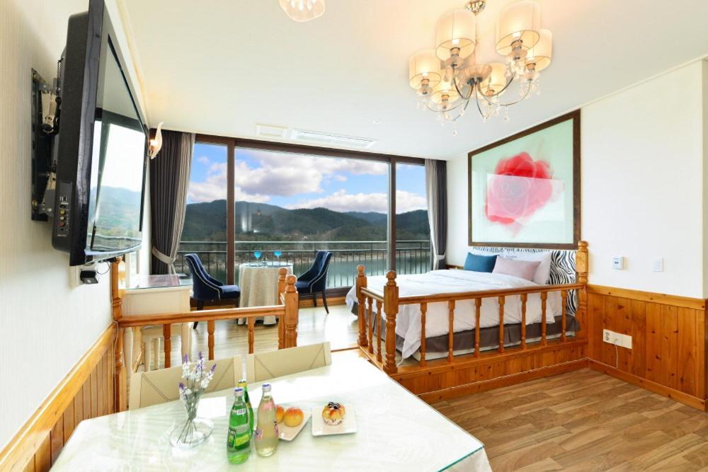 Moonlight Blue Pension Gapyeong Exterior foto