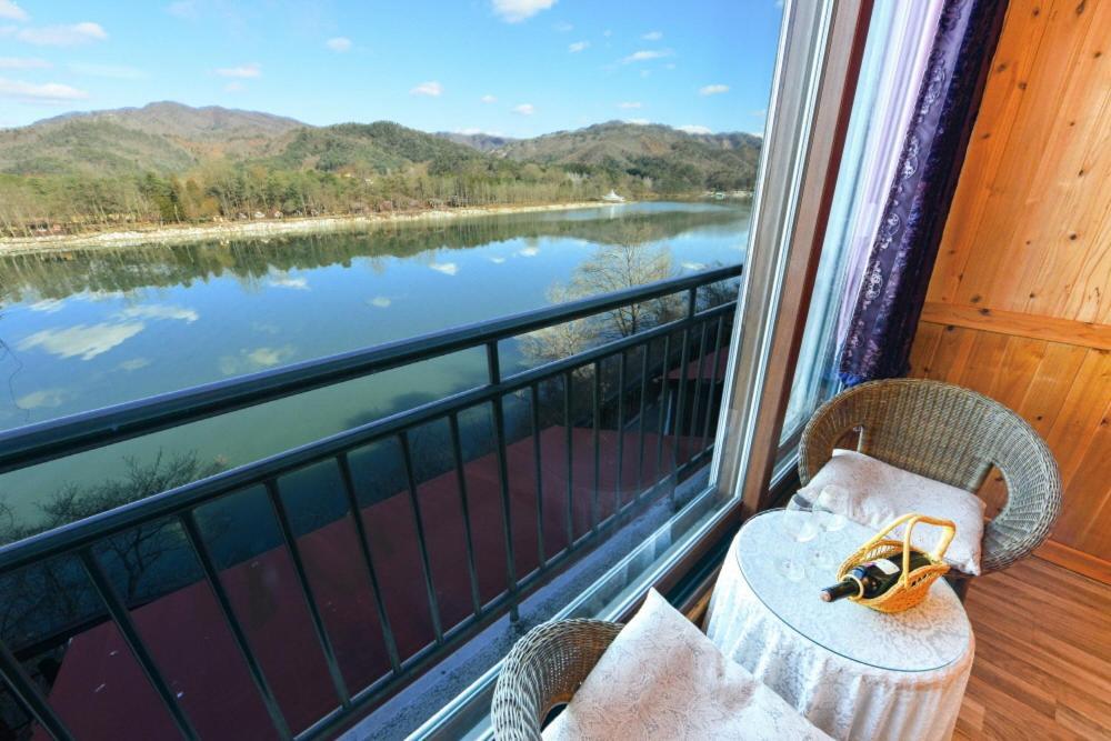 Moonlight Blue Pension Gapyeong Exterior foto