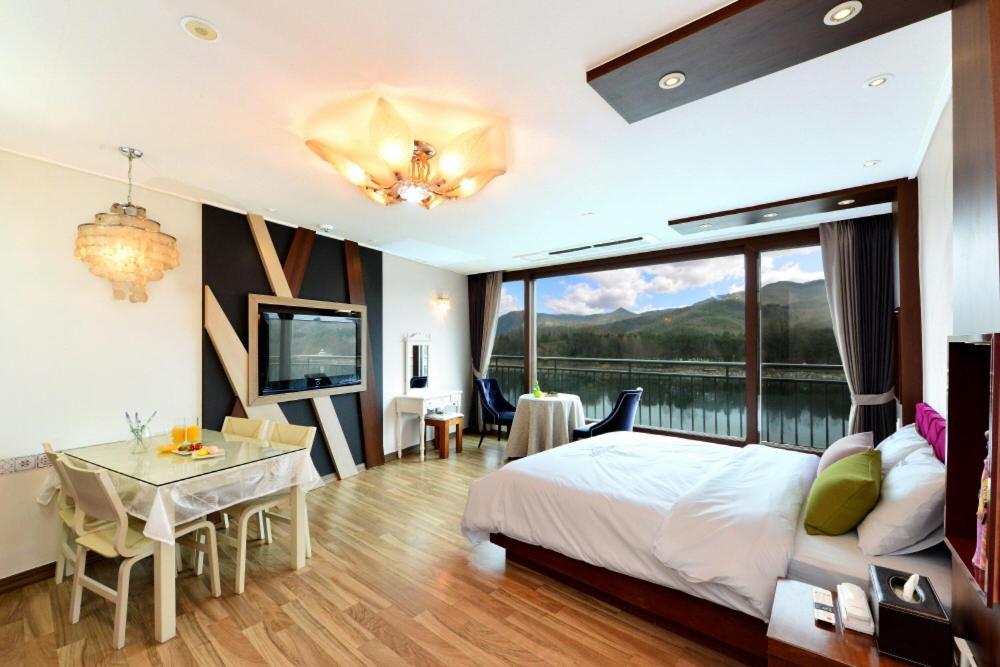 Moonlight Blue Pension Gapyeong Exterior foto