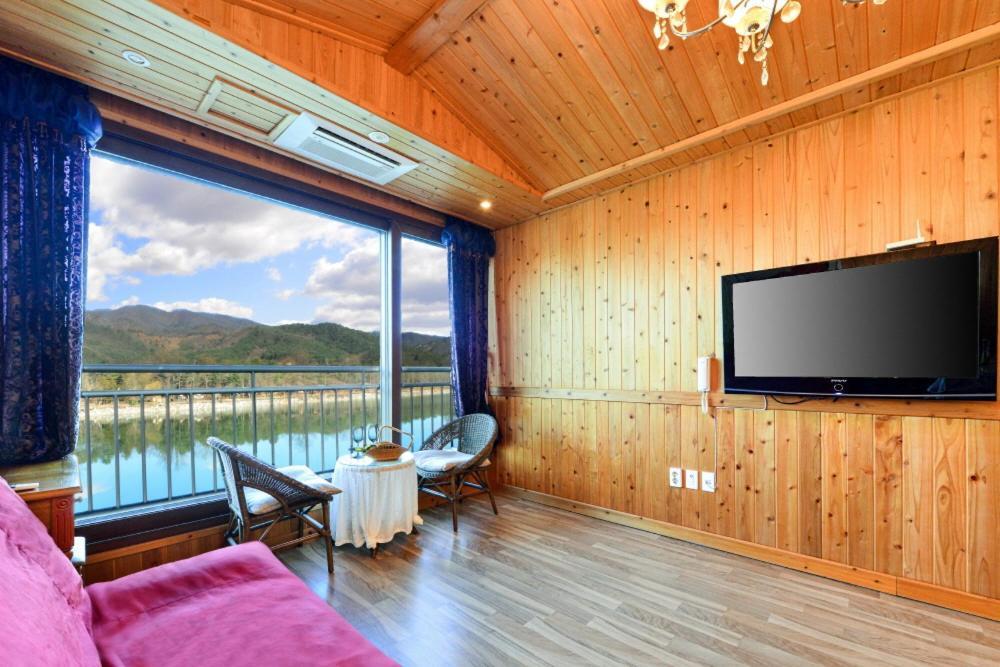Moonlight Blue Pension Gapyeong Exterior foto