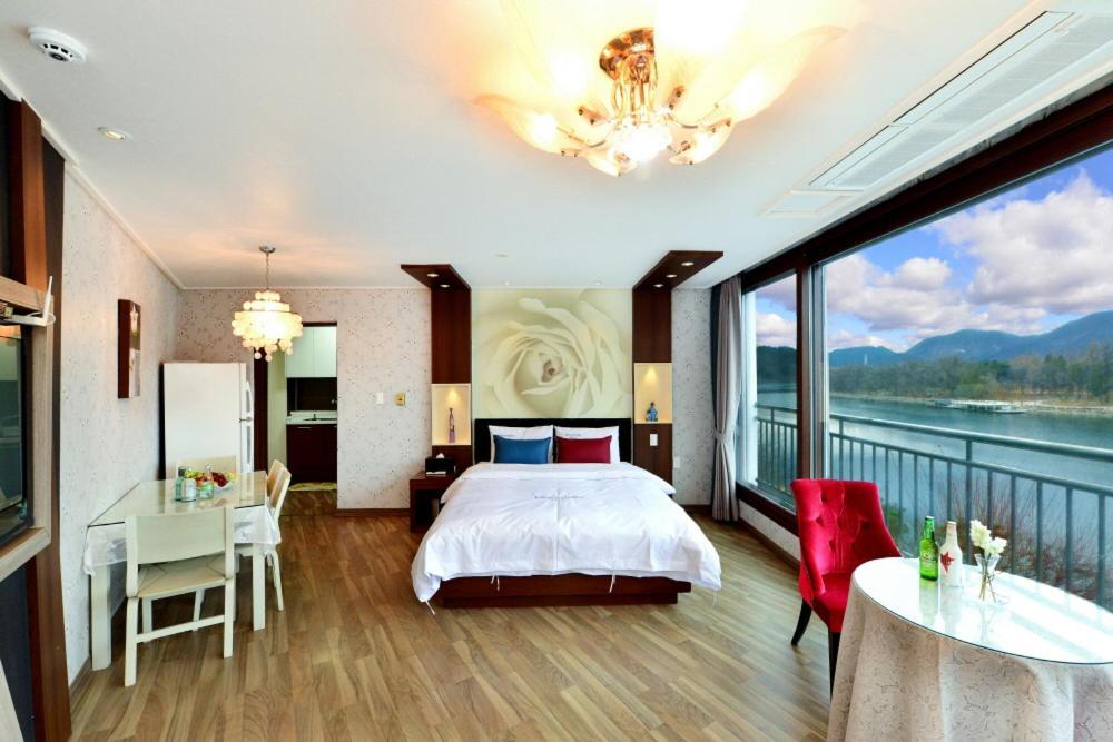 Moonlight Blue Pension Gapyeong Exterior foto